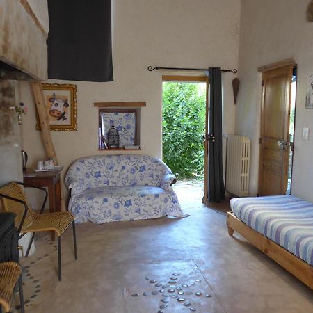 Le vieux vélo Bed and Breakfast Chaptuzat Exterior foto