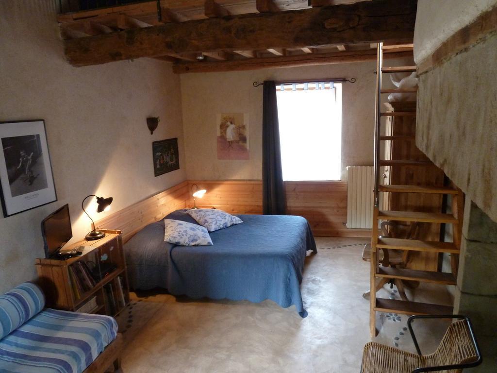 Le vieux vélo Bed and Breakfast Chaptuzat Exterior foto