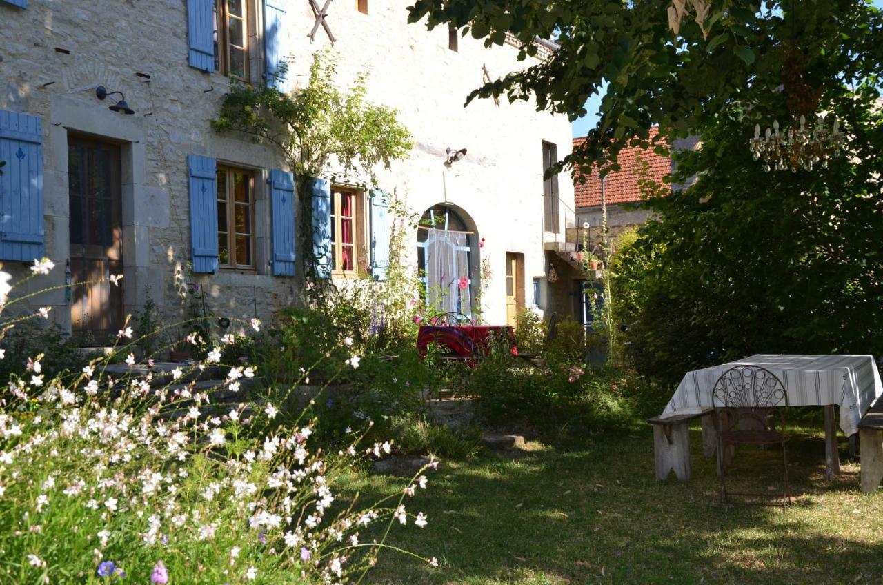 Le vieux vélo Bed and Breakfast Chaptuzat Exterior foto