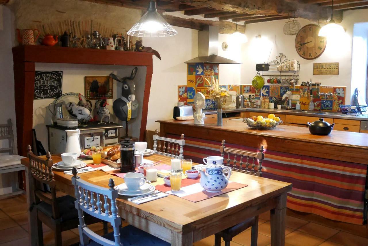 Le vieux vélo Bed and Breakfast Chaptuzat Exterior foto
